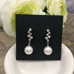 🌼 Pearl Rhinestone Fancy Silver Tone Drop Earrings